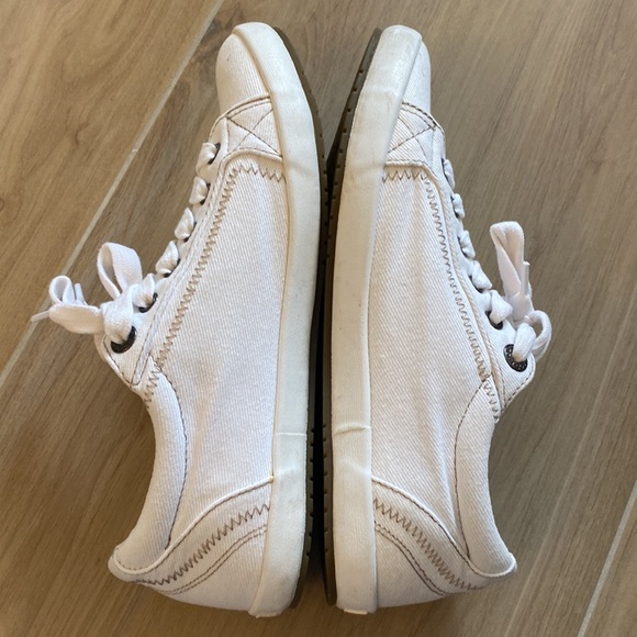 TAOS STAR SNEAKER SHOE 8.5 (38) - Picture 5 of 10